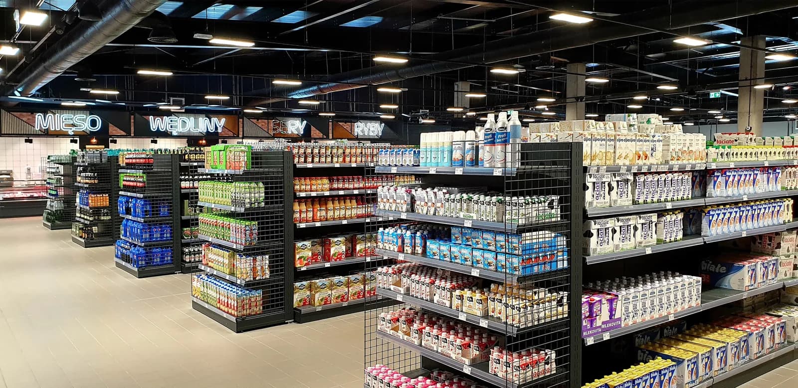 Proyecto AK Hurt Market de Modern Expo en Polonia